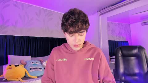 Justin online show from April 9, 2026, 12:43 am