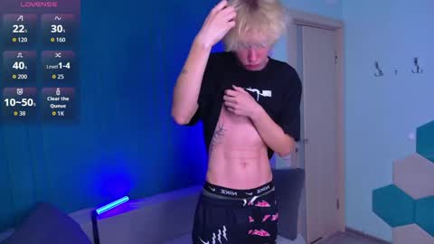 justTEEN online show from April 17, 2026, 3:26 pm