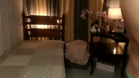 justine_hunk online show from September 27, 2025, 5:45 am