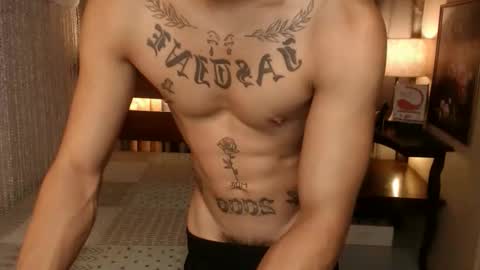 justine_hunk online show from December 18, 2025, 3:34 am