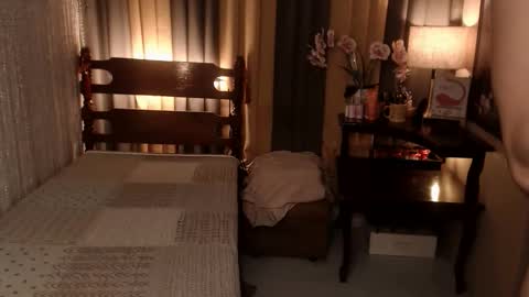 justine_hunk online show from April 23, 2026, 6:14 am