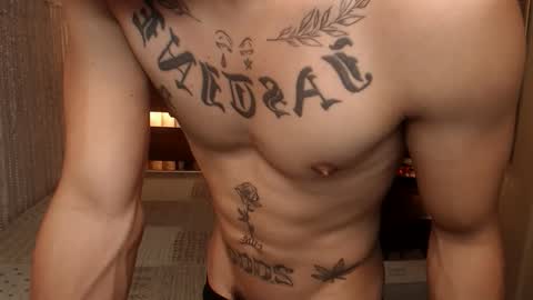 justine_hunk online show from April 23, 2026, 1:57 pm