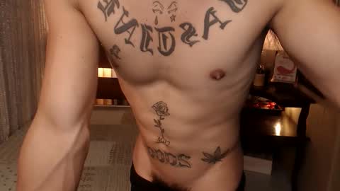 justine_hunk online show from April 25, 2026, 5:54 am