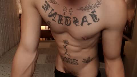 justine_hunk online show from April 25, 2026, 6:05 pm