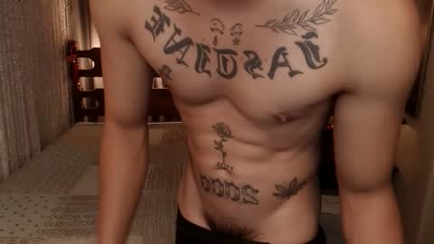 Snapshot of justine_hunk chatting on May 12, 2026, 7:11 pm justine_hunk online show from May 12, 2026, 7:11 pm