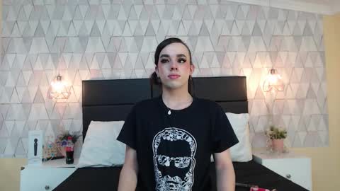 Justine online show from September 12, 2025, 2:44 am