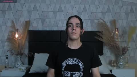 Justine online show from March 29, 2026, 4:01 am