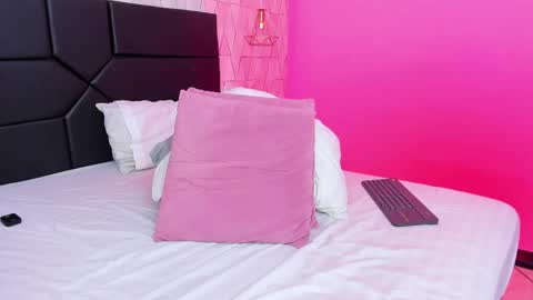 Snapshot of justineperry chatting on June 4, 2026, 4:51 am Justine online show from June 4, 2026, 4:51 am