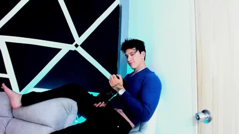 justinfuller_31 online show from September 19, 2025, 12:45 am