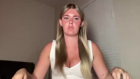 Snapshot of justlaciexx chatting on July 16, 2026, 2:17 am Lacie online show from July 16, 2026, 2:17 am