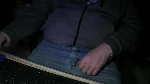 Justme39057 online show from January 13, 2026, 9:42 pm