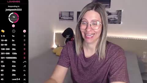 Julie online show from September 26, 2025, 4:38 am