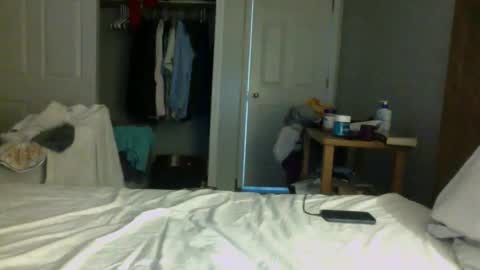 J and Sugar snap pea online show from February 23, 2026, 11:57 pm