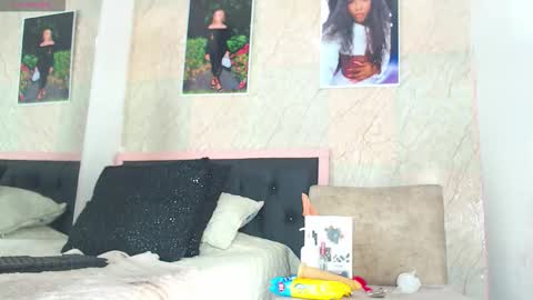 STORMI online show from November 23, 2025, 1:16 am