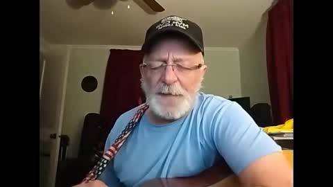 kabriggs136 online show from April 21, 2026, 1:42 am