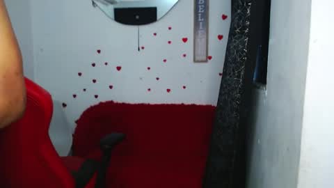 kael_fox online show from April 7, 2026, 5:57 pm