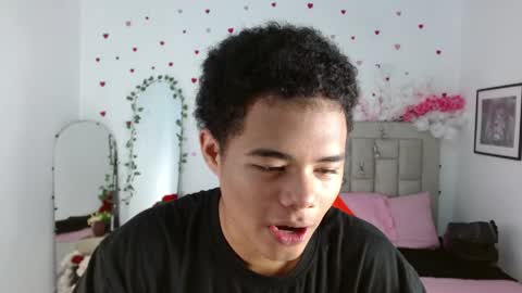 kael_fox online show from April 18, 2026, 6:12 pm