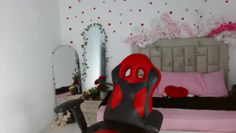 kael_fox online show from April 18, 2026, 7:07 pm