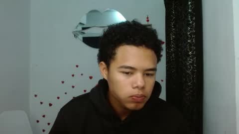 kael_fox online show from April 21, 2026, 6:44 pm