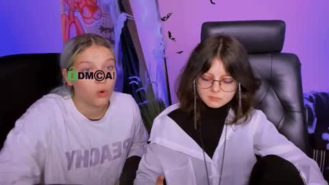 kaela_spell_ online show from November 4, 2025, 8:19 pm