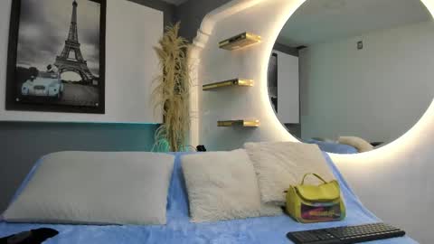 Antonella online show from September 20, 2025, 10:05 am