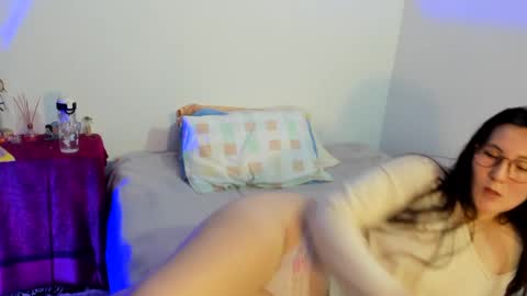 ChloeIndependient model online show from December 14, 2024, 3:51 am