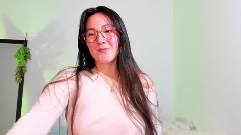 ChloeIndependient model online show from February 24, 2025, 5:20 pm