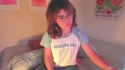 Kai Novoa online show from October 16, 2025, 6:20 pm