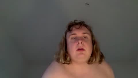 Chloe online show from April 22, 2026, 6:53 pm