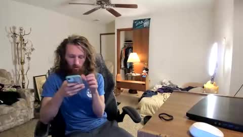 Kaiku77 online show from April 21, 2026, 3:35 am