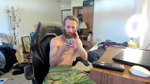 Kaiku77 online show from April 22, 2026, 8:43 pm