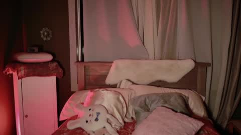 Kailee Smile online show from November 19, 2025, 4:34 am