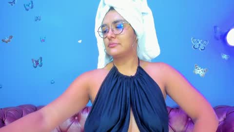 kaira_mosse_ online show from April 21, 2026, 12:00 pm