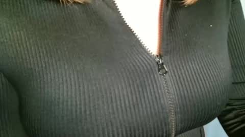 Kaitlin online show from April 21, 2026, 10:32 am