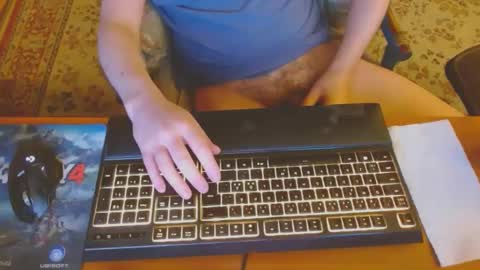 Leon online show from December 24, 2024, 6:50 pm