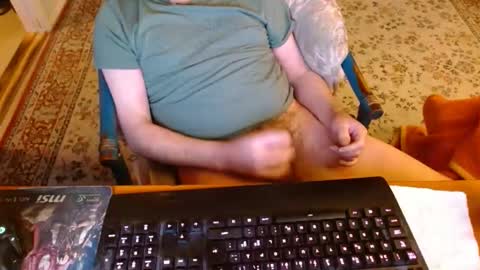 Leon online show from December 5, 2025, 4:36 pm