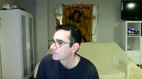 Snapshot of kalem48 chatting on December 10, 2024, 1:32 am MusicMen49 online show from December 10, 2024, 1:32 am