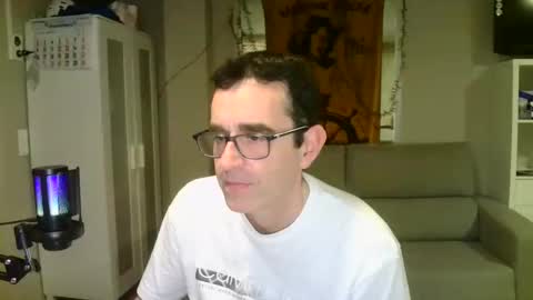 Snapshot of kalem48 chatting on December 20, 2024, 11:05 pm MusicMen49 online show from December 20, 2024, 11:05 pm