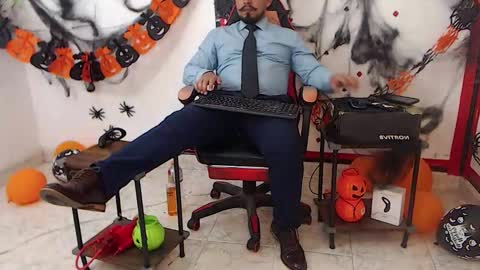 Kaleth online show from October 23, 2025, 11:57 pm