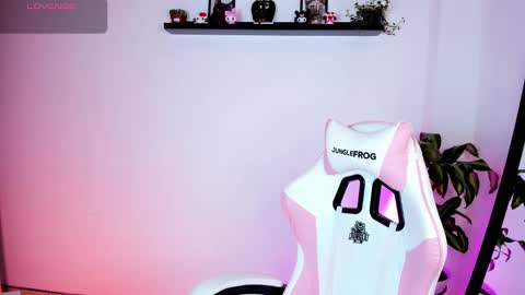 Kali Ka Please help me with your thumbs up its important   dont forget my birthday on October 26 online show from October 9, 2025, 6:17 pm