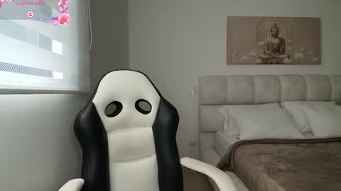 Zoe online show from September 23, 2025, 3:59 pm