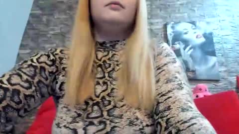 Snapshot of kalindahot chatting on December 3, 2025, 7:01 pm kalindahot online show from December 3, 2025, 7:01 pm