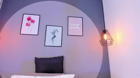 Carolina   online show from February 17, 2025, 8:47 pm