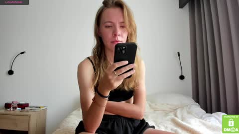 Snapshot of kalisee_ chatting on May 1, 2026, 5:56 am Kalisee online show from May 1, 2026, 5:56 am