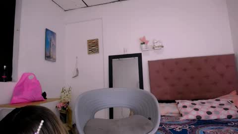 Kalliste online show from December 2, 2025, 3:23 am