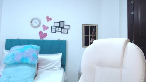 Kamilalopez online show from February 23, 2025, 10:20 pm