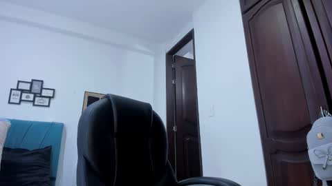 Kamilalopez online show from October 16, 2025, 8:32 pm