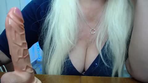 KamaliaSim online show from January 17, 2025, 10:34 pm