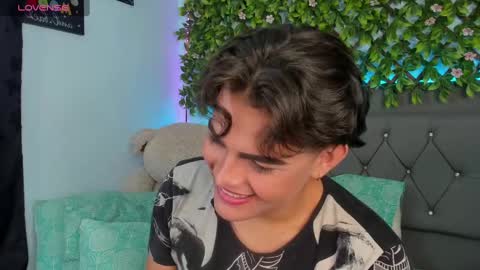 camilo  independent model online show from January 25, 2025, 9:04 am