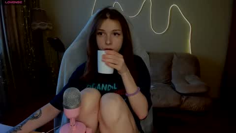 Snapshot of kami_mur chatting on February 23, 2025, 12:16 pm Kami mur online show from February 23, 2025, 12:16 pm